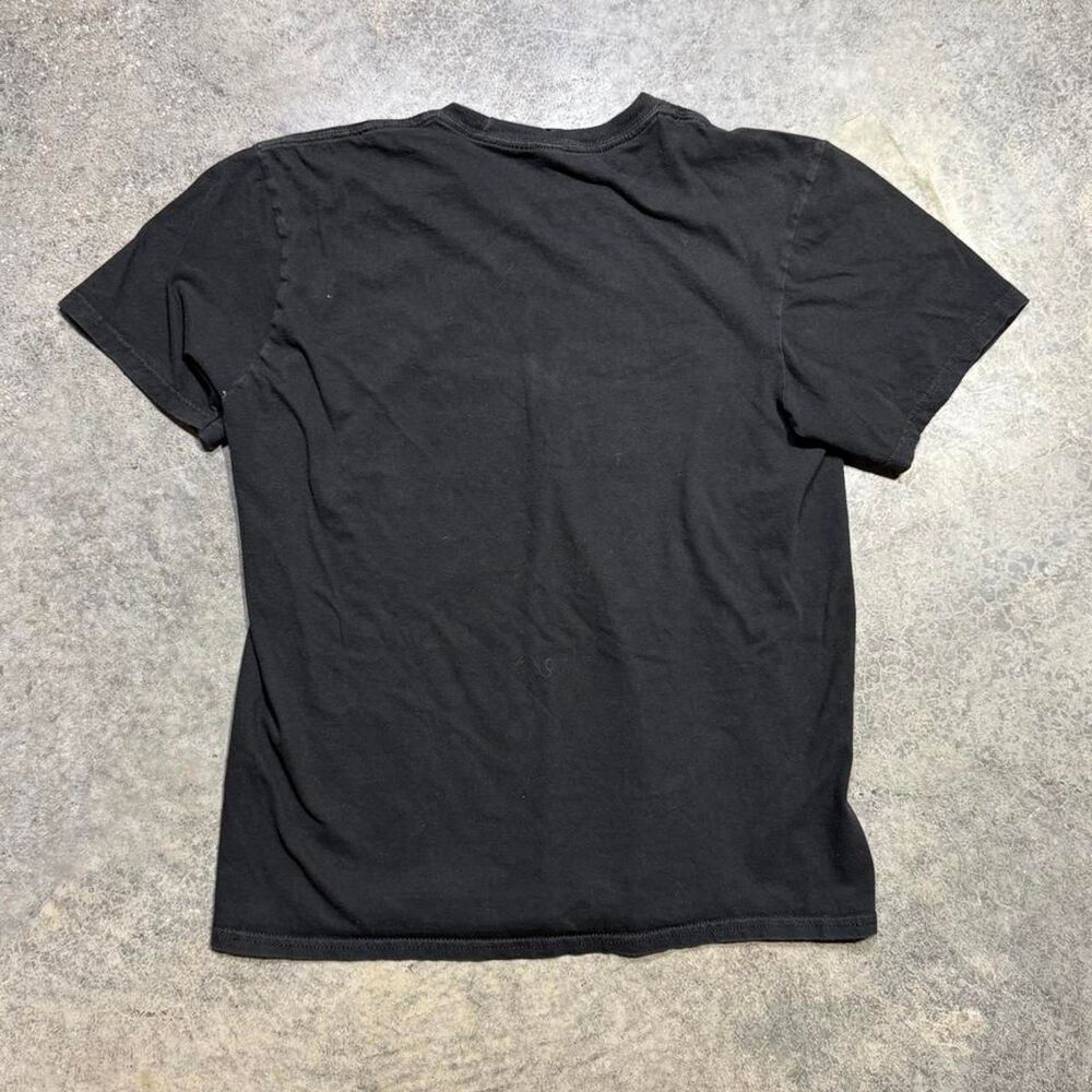 District Men's Black and Grey T-shirt - Picture 4 of 6